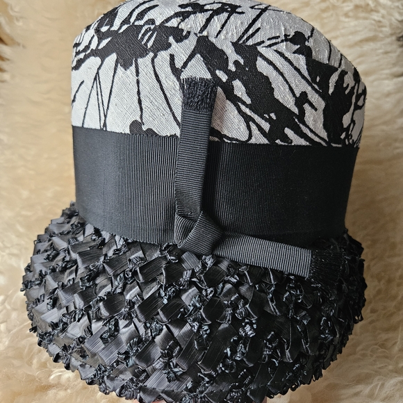 VINTAGE 1960s Midcentury Black & White Cloche Hat Cocktail Jackie-O Park Avenue - Picture 5 of 6